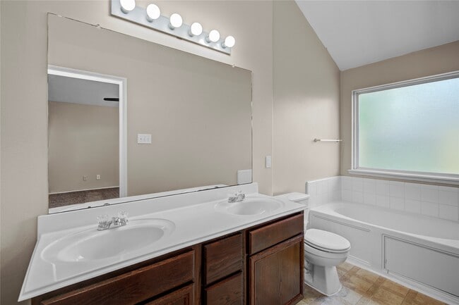 Building Photo - 4226 Richmeadow Dr