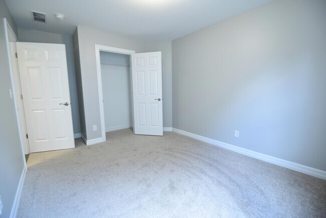 Building Photo - 1750 Meadowlark Ln