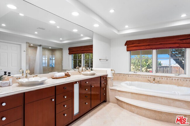 Building Photo - 3782 Berry Dr