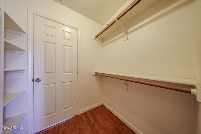 Building Photo - 3305 E Wildwood Dr