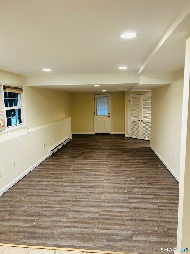 Building Photo - 82 Sunrise Ave