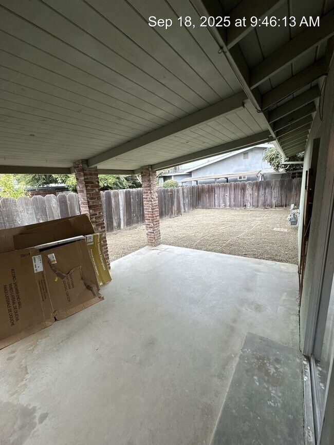 Building Photo - 4076