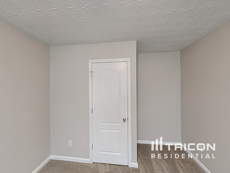 Building Photo - 3765 Georgia Dr