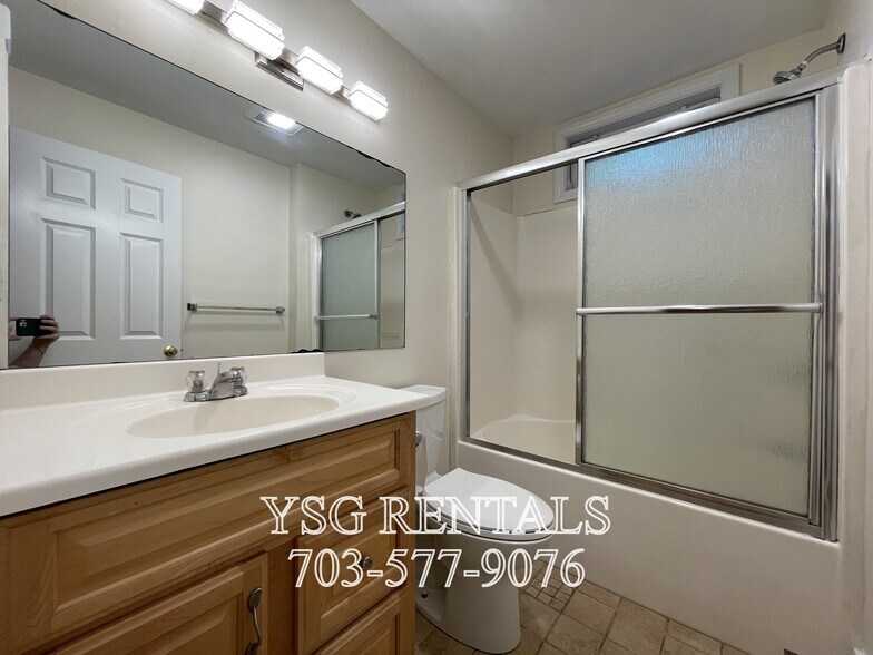 Building Photo - 38 Calumet St