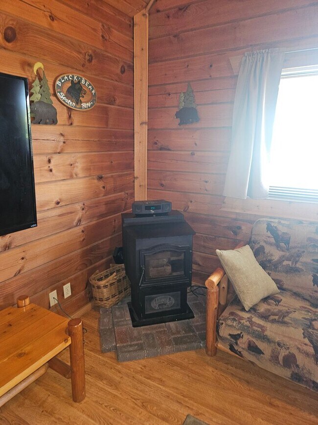 Building Photo - 2 Bed / 2 Bath Fully Furnished Cabin House in Warrens, WI!