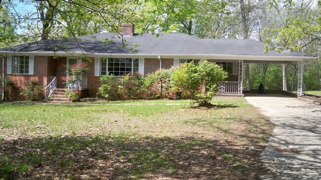 Building Photo - 2716 Wood Dr NE