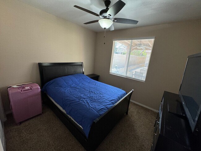 Building Photo - 40123 Vista Ridge Dr