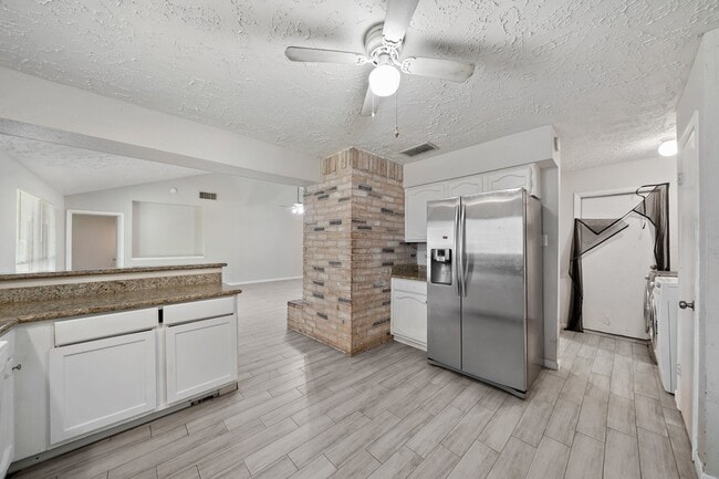 Building Photo - 13923 Ludgate Pass