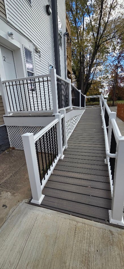 Building Photo - 429 E 9th St