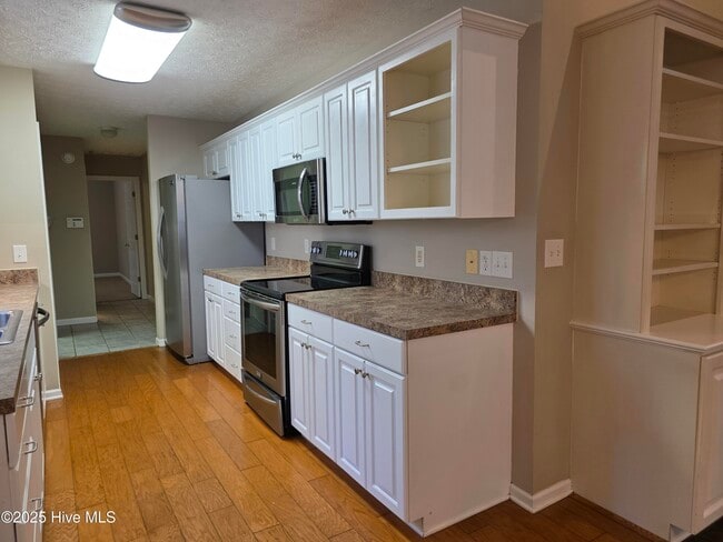 Building Photo - 345 Farina Dr