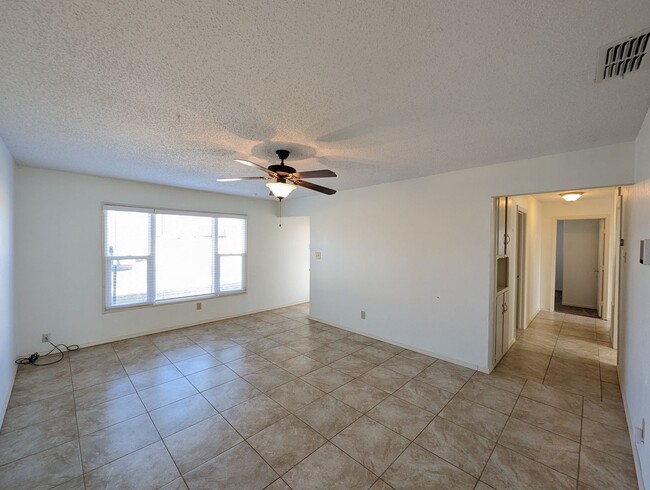 Building Photo - Updated, All Electric, Three Bedroom with ...