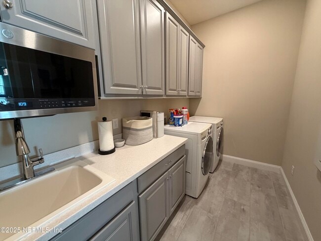 Building Photo - 26 Antila Wy.