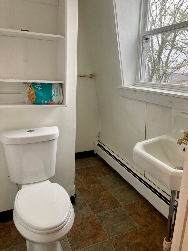 Building Photo - 150 North St