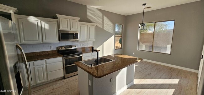 Building Photo - 17913 W Desert View Ln