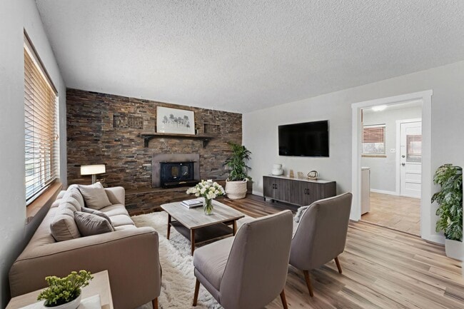 Building Photo - 3 Bed, 1 Bath Home for Rent, Available Now!