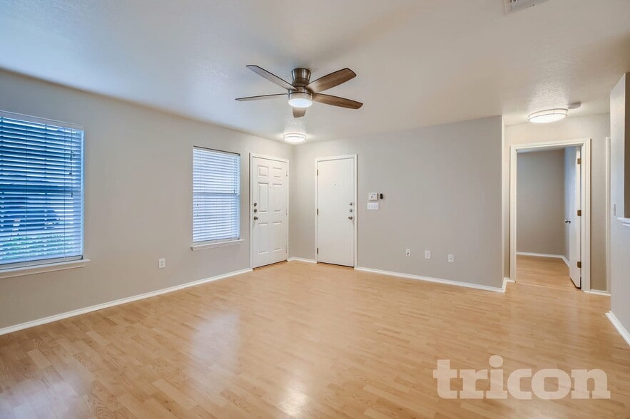 Building Photo - 9227 Dublin Heights