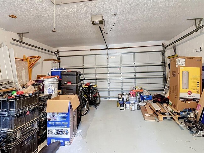 Building Photo - 1128 Pinedale Dr
