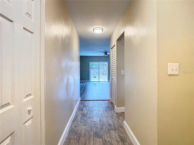 Building Photo - 1612 Fox Run Dr