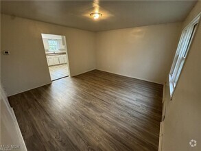 Building Photo - 922-924 N Central Dr