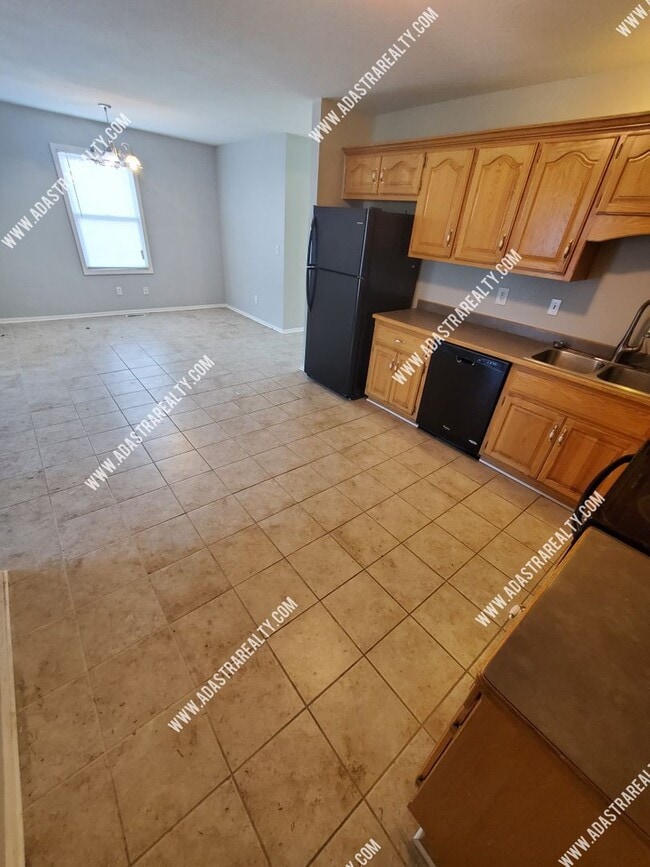 Building Photo - Beautiful and Spacious Louisburg Townhome-Available in JUNE!!