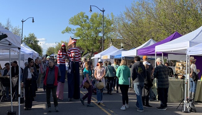 Building Photo - Beautiful "Like New" Large 2Bd 2Ba condo W/ amazing views of the flatirons!