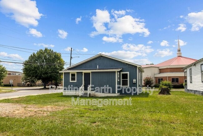 Building Photo - 3335 31st Pl N