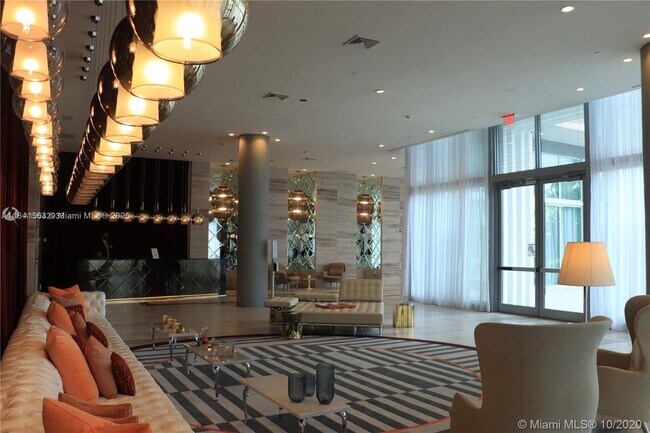 Building Photo - 2000 Metropica Wy