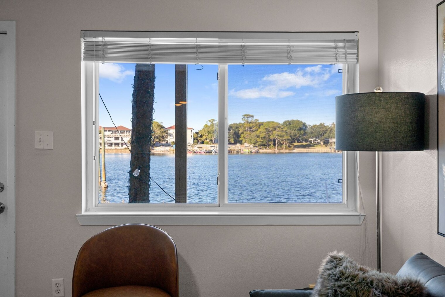 Building Photo - 331 Bluefish Dr