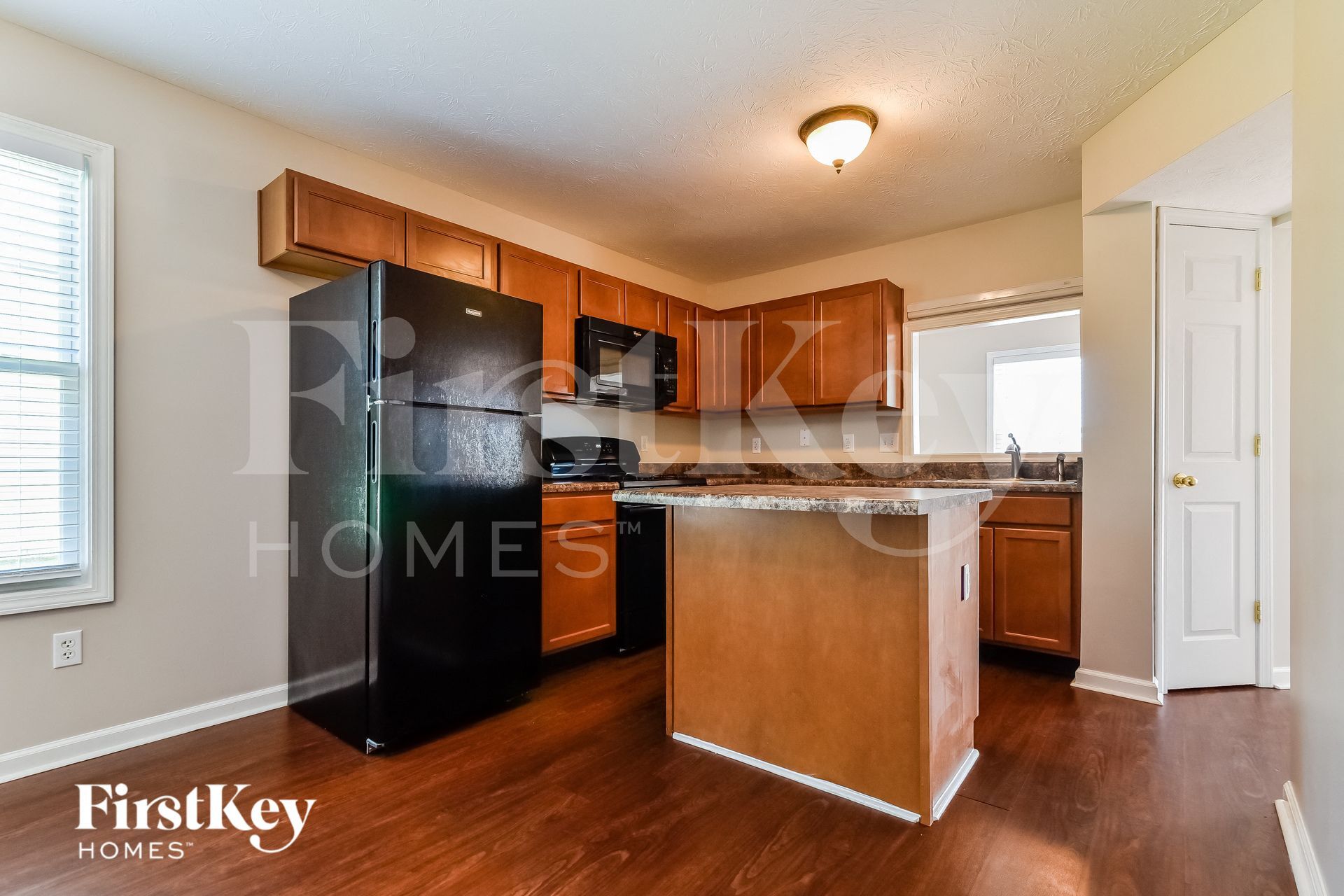 Building Photo - 535 Murphy Ln