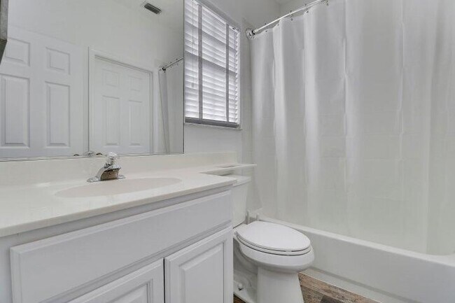 Building Photo - 3033 SE Brierwood Pl