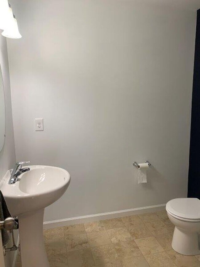 Building Photo - 346 Weatherstone Dr
