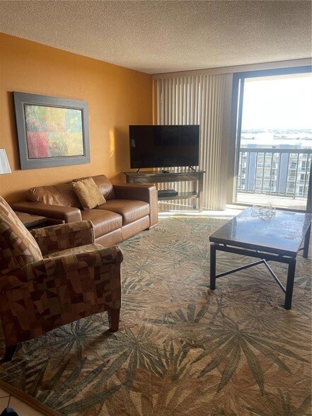 Building Photo - 400 Island Way