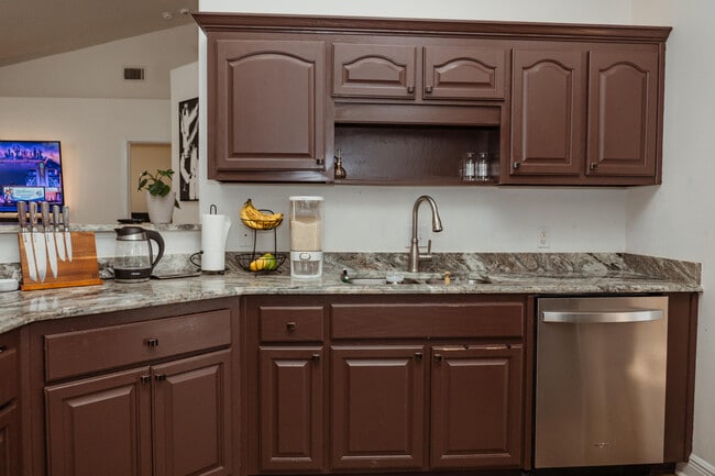 Building Photo - 641 Territory Ln