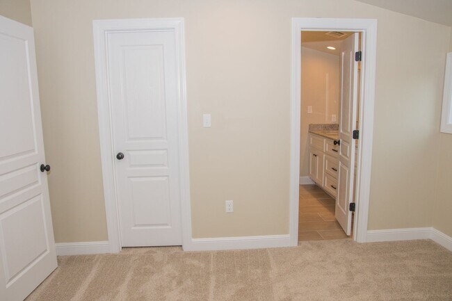 Building Photo - Barrington Park Subdivision