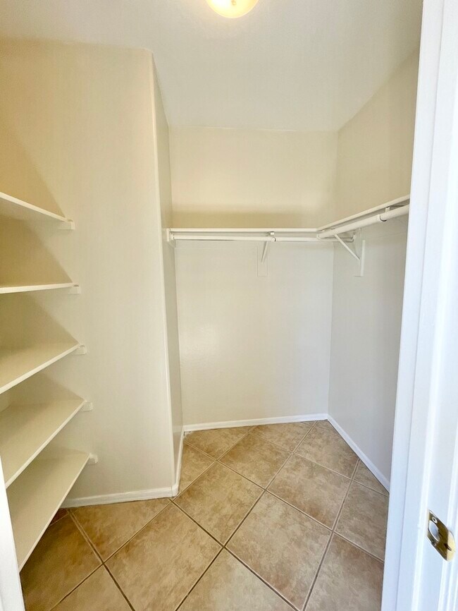 Building Photo - 8755 W Las Palmaritas Dr