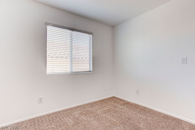 Building Photo - 9548 W Spring Blush Ave