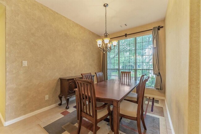Building Photo - 18419 Willow Oak Bend Dr