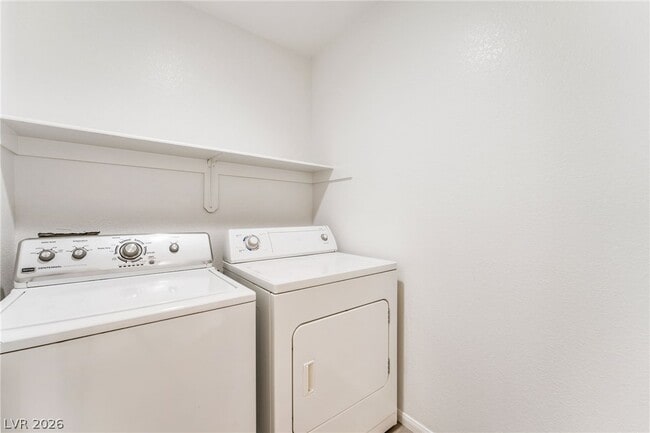 Building Photo - 6425 N Buttercup Creek St