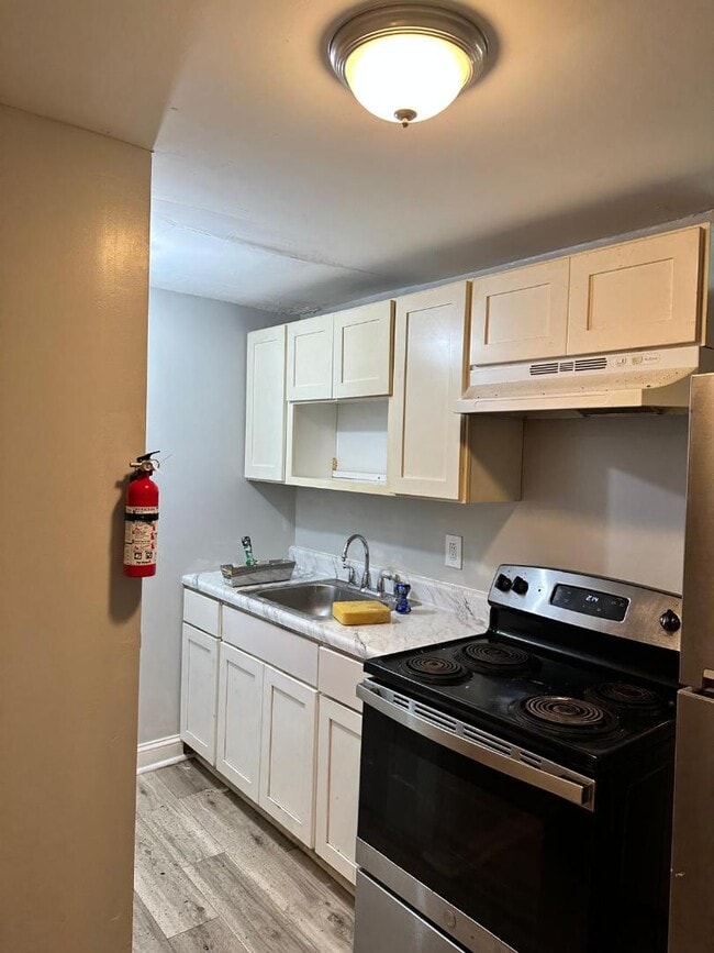 Primary Photo - 186 S William St