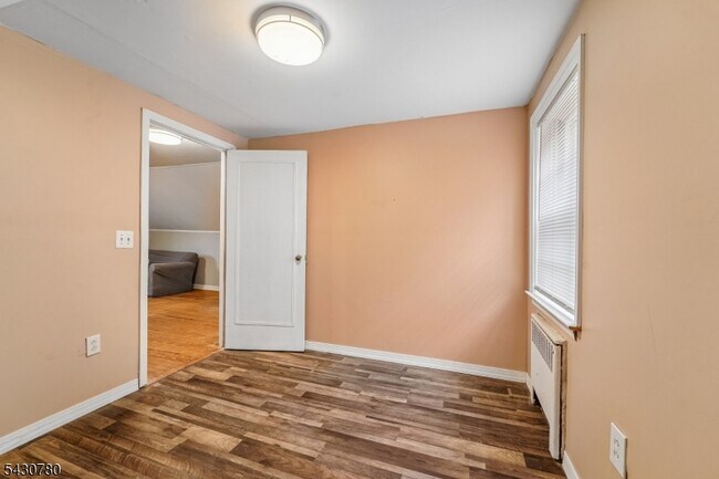 Building Photo - 1030 Jassamine Way