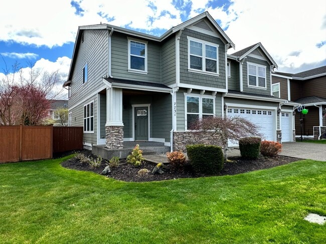 Building Photo - 7731 McKinley Loop NE