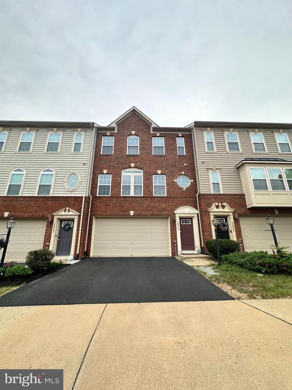 Building Photo - 22865 Lacey Oak Terrace