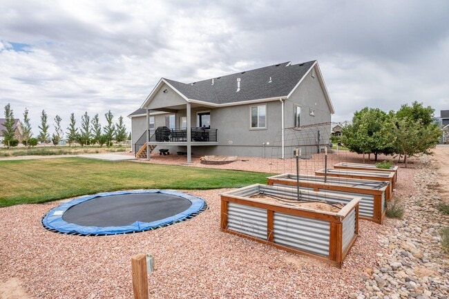 Building Photo - 5071 N 500 E