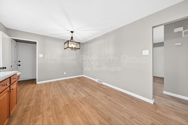 Building Photo - 1810 Swallow Ln