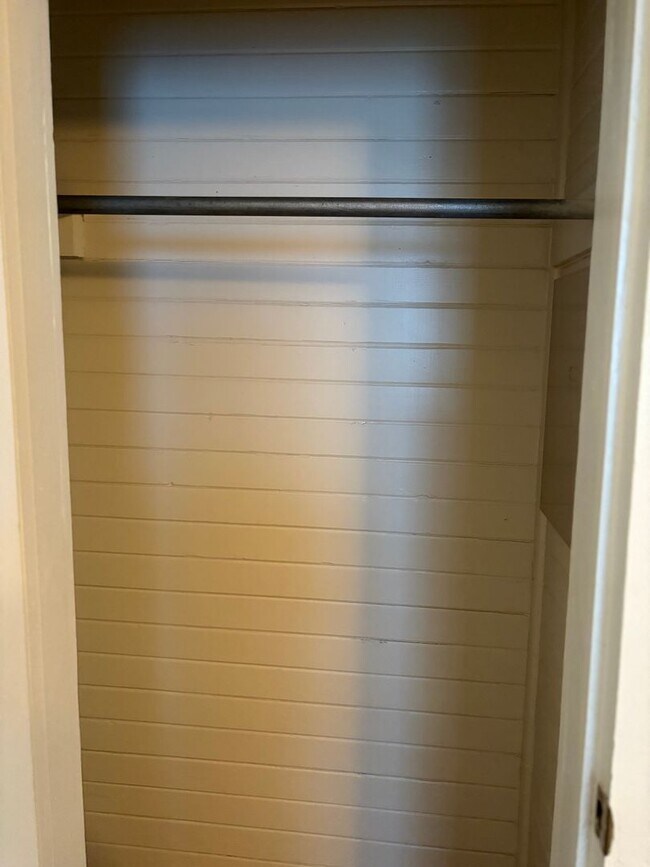 Building Photo - Newer windows, hardwood floors, a big pantry — and 9th Street a short walk away.