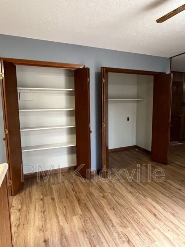 Building Photo - 1427 Moorgate Dr