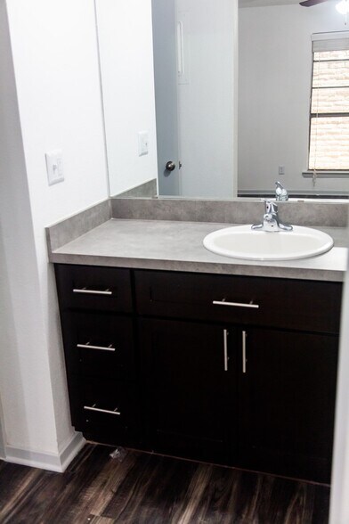 Building Photo - 8001 Gessner Dr