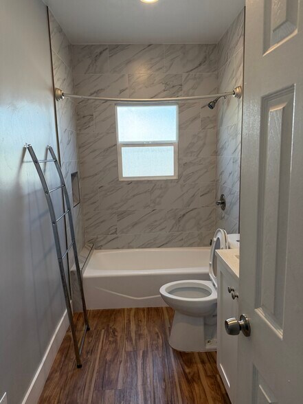 Building Photo - 1151 E 15th St