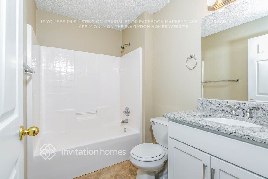Building Photo - 2441 Bridgeport Cir