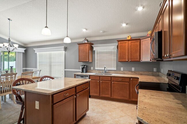 Building Photo - Exquisite 3 Bedroom 2 Bath Waterfront Home...